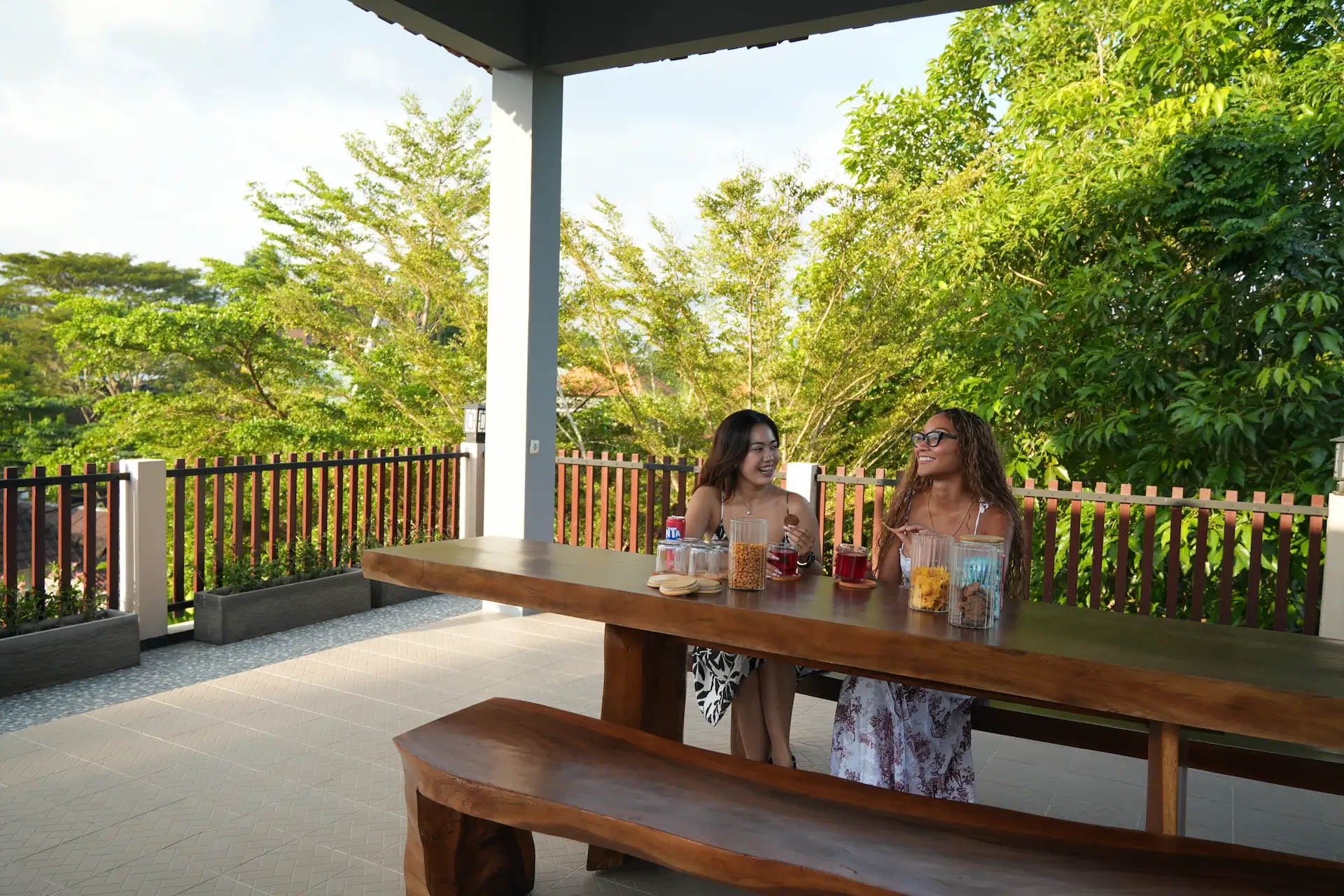 OUTDOOR SPACE LIFESTYLE