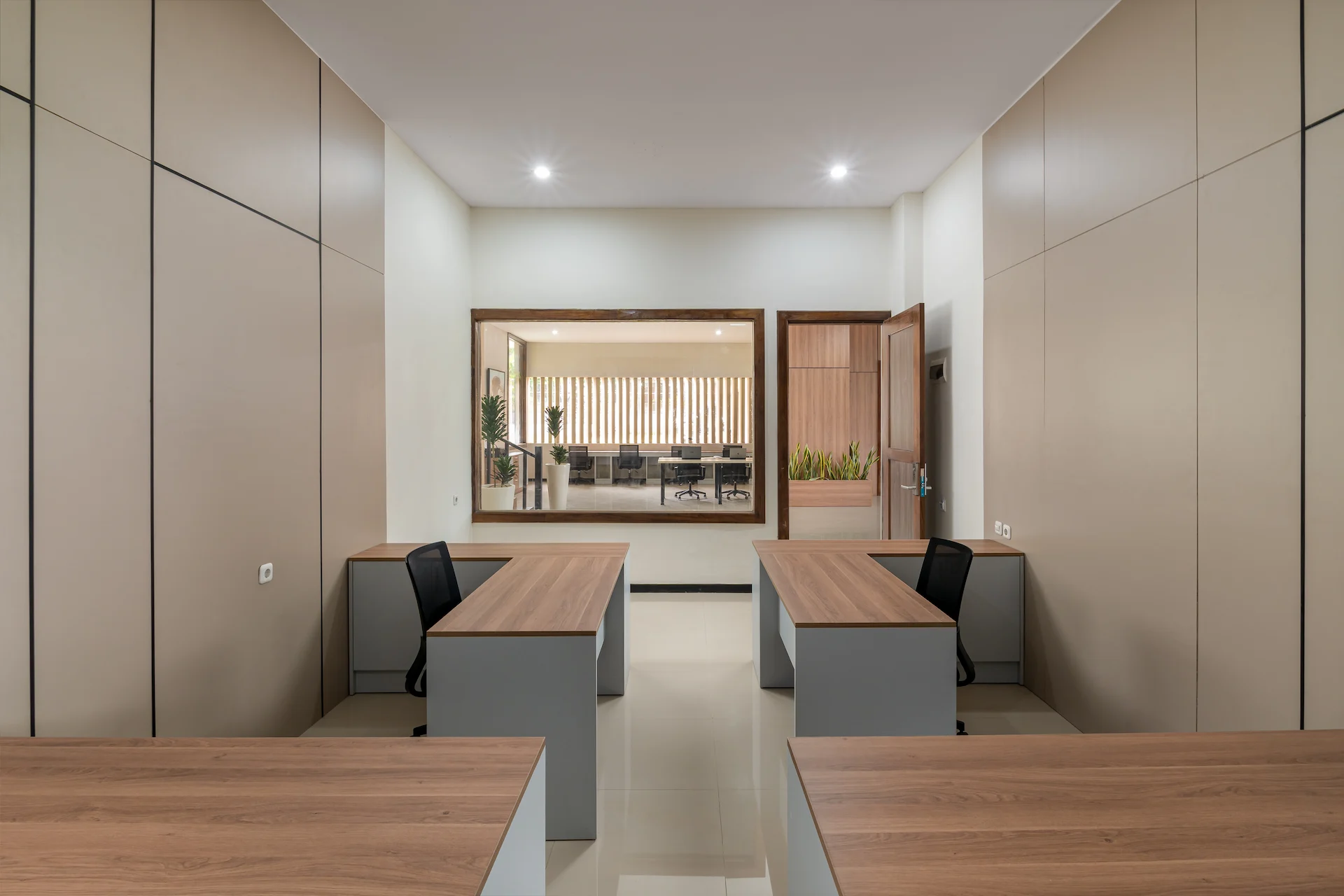 PRIVATE OFFICE 1 (2)