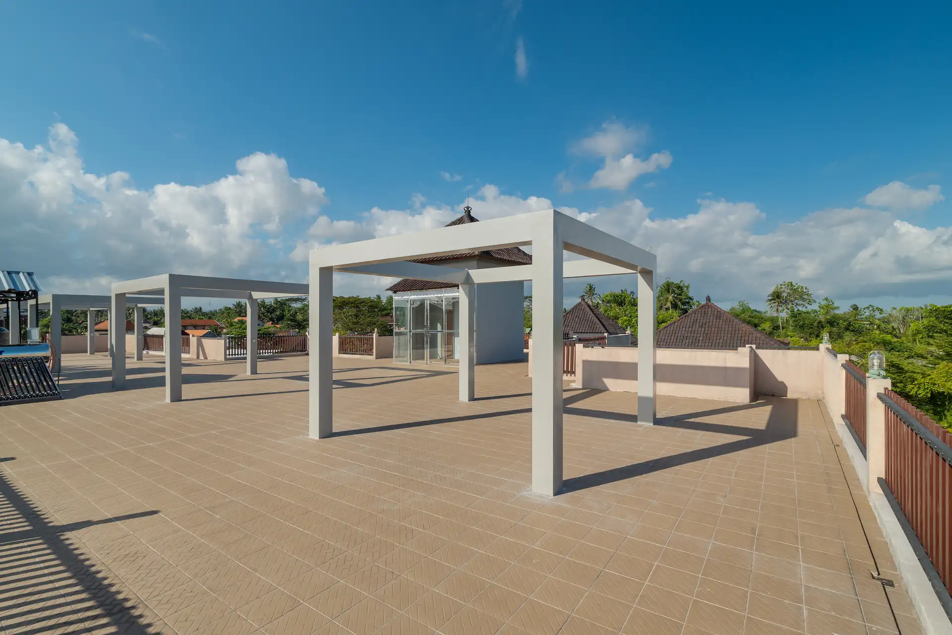 ROOFTOP SPACE