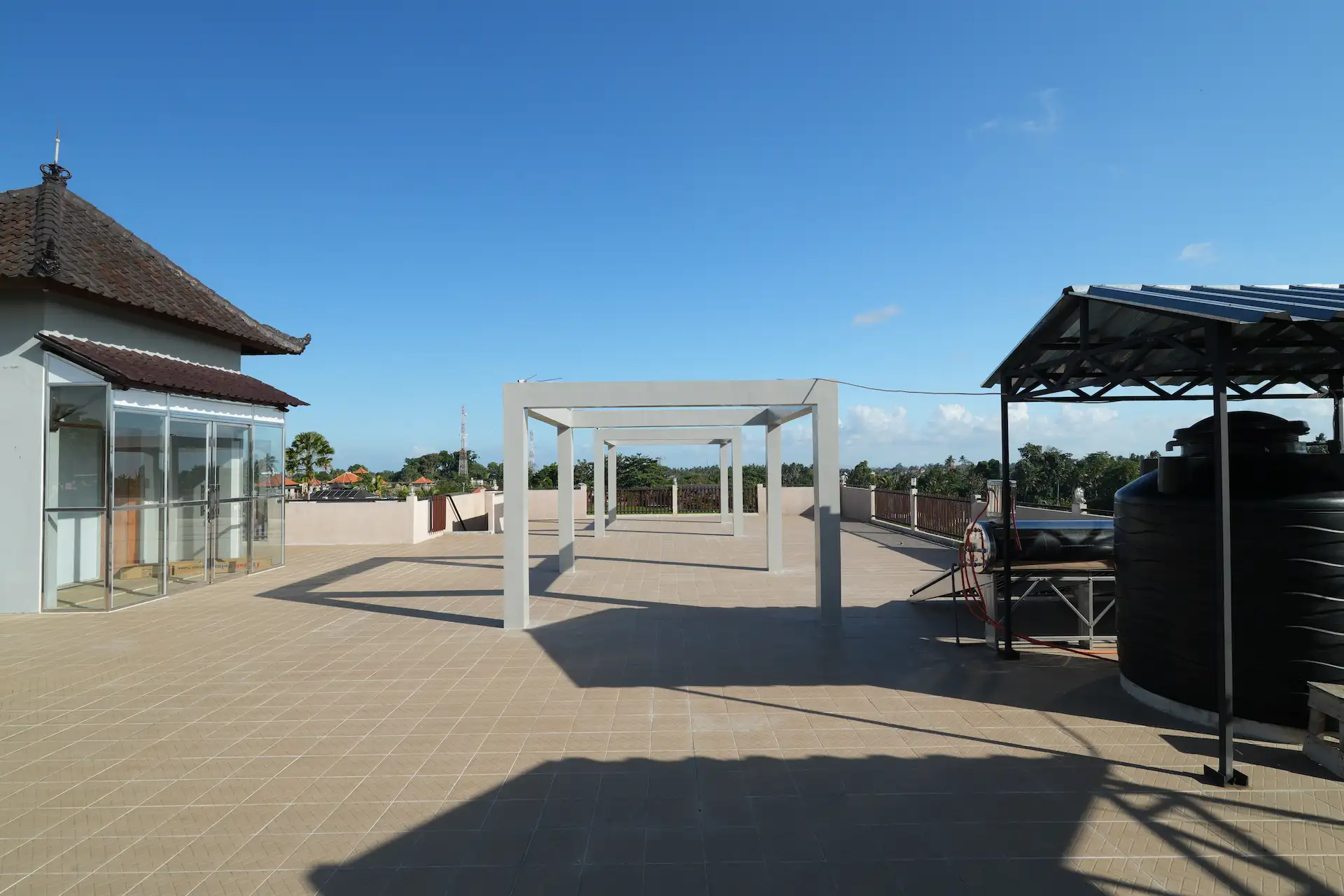 ROOFTOP SPACE2